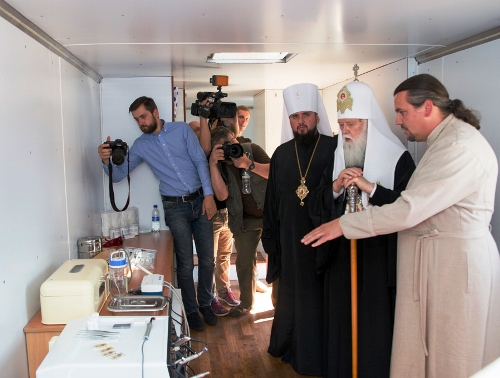 Патріарх Філарет освятив пересувний стоматологічний кабінет для потреб українських воїнів.(ФОТО)